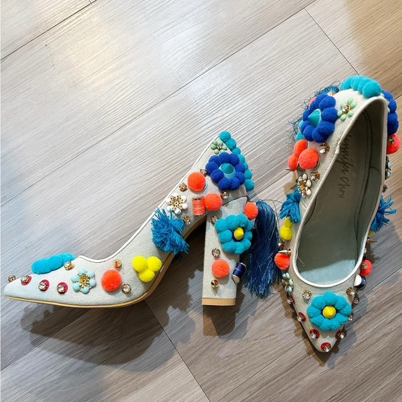 Shoes - Privileged brand decorative, high, heeled shoe with back tassel